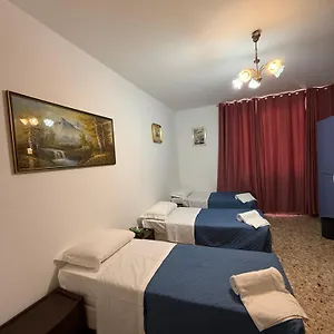 Albergue Host